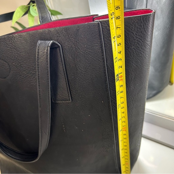 💖 HOLT RENFREW LEATHER TOTE 💖 - Picture 11 of 15